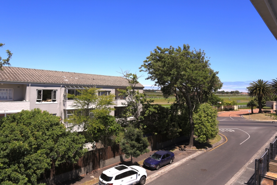 1 Bedroom Property for Sale in Kenilworth Western Cape